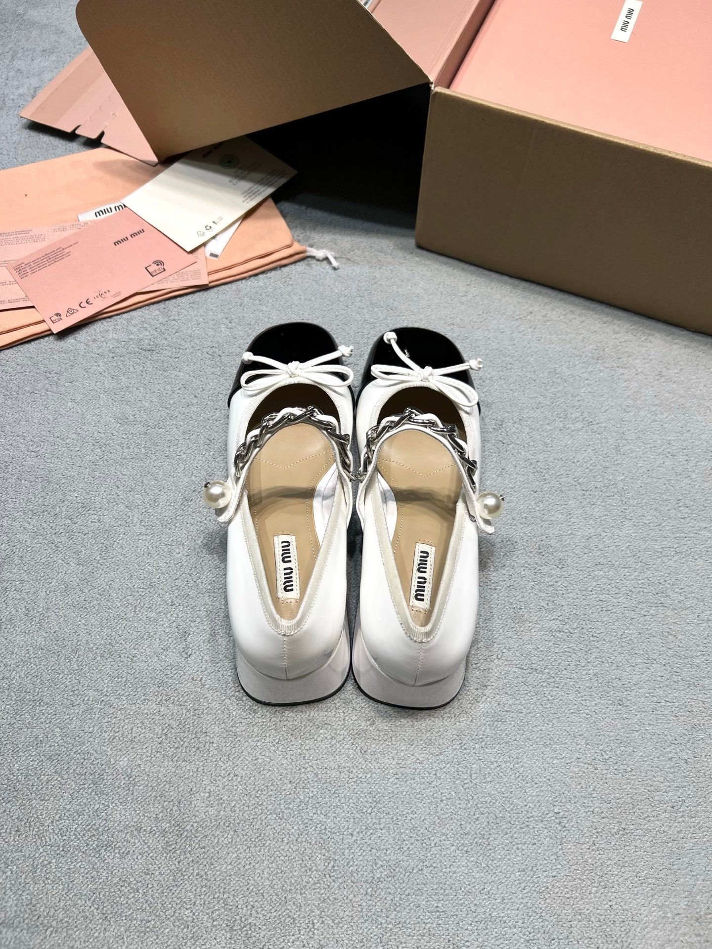 Miu Miu Two-tone Leather Mary Jane Shoes B6061204 - Image 4