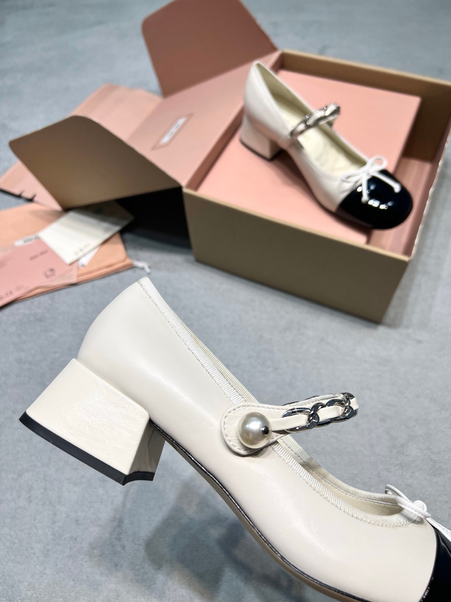 Miu Miu Two-tone Leather Mary Jane Shoes B6061204 - Image 6