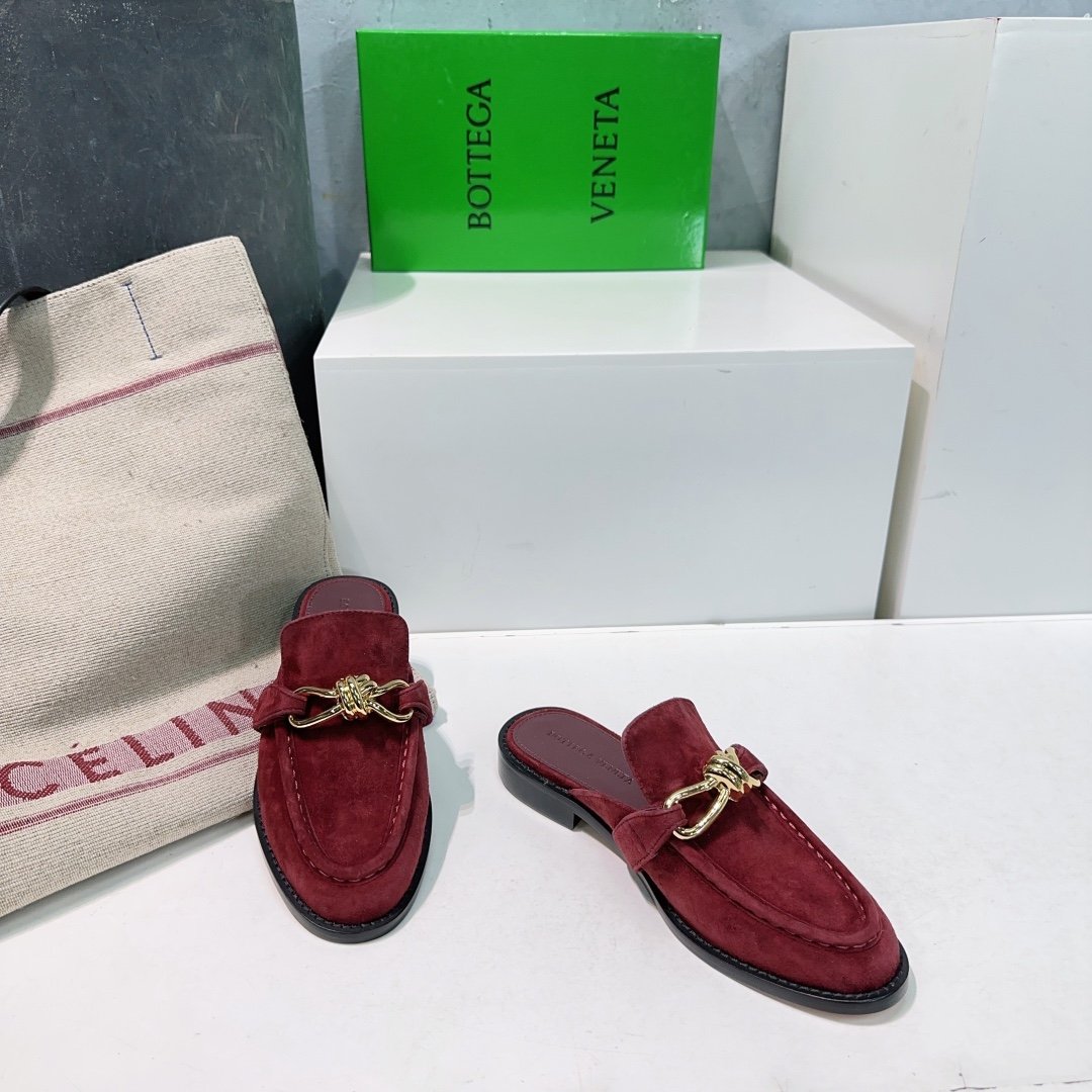Bottega Veneta Astaire Knot-Accented Leather Mules B6061201 - Image 8