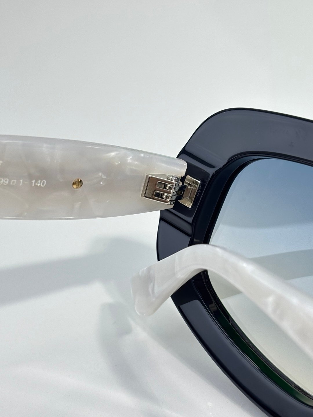 Bottega Veneta BV1281S 002 sunglasses B6061202 - Image 10