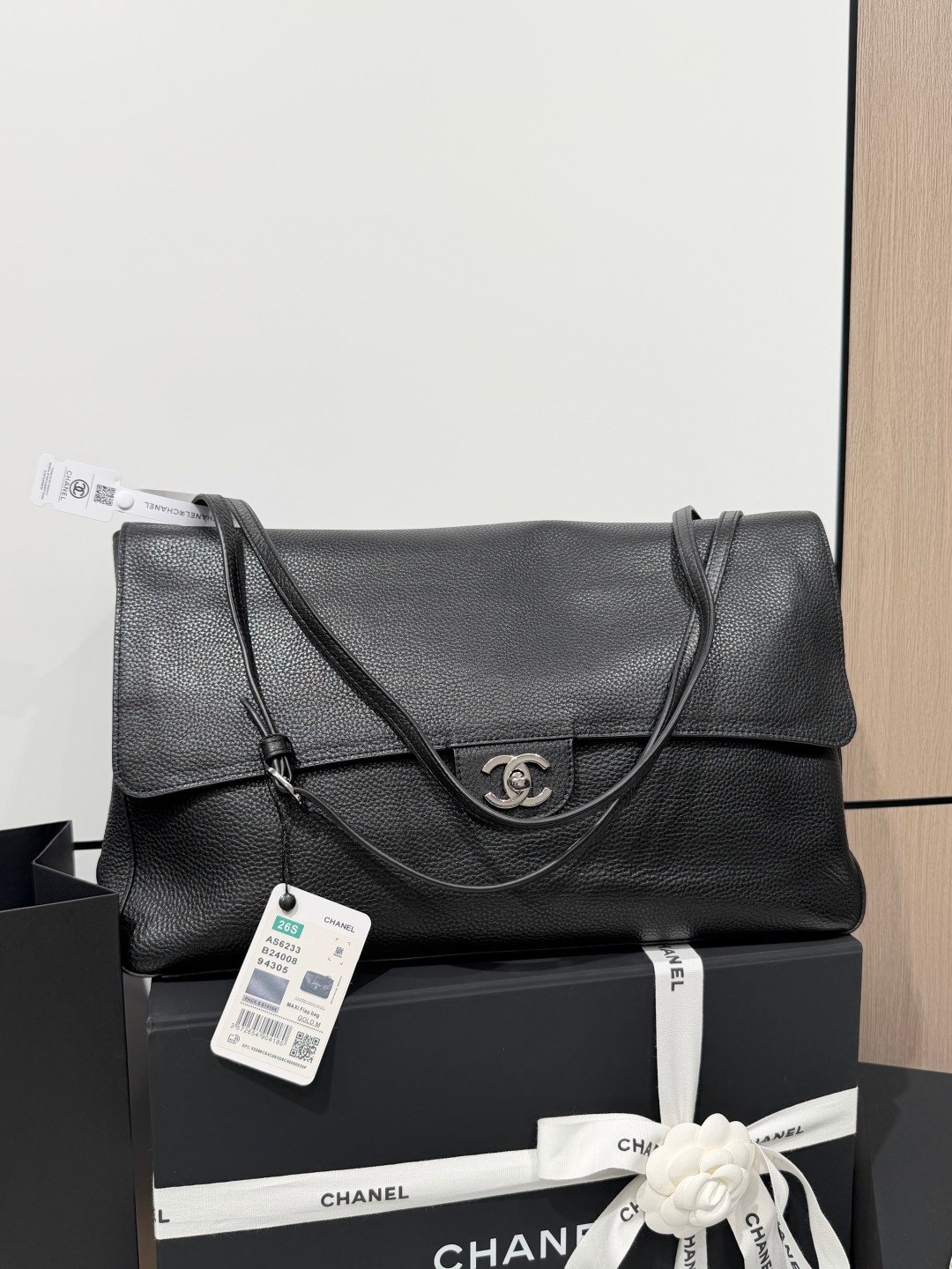 Chanel Maxi flapbag , Grained calfskin B6061301 - Image 8