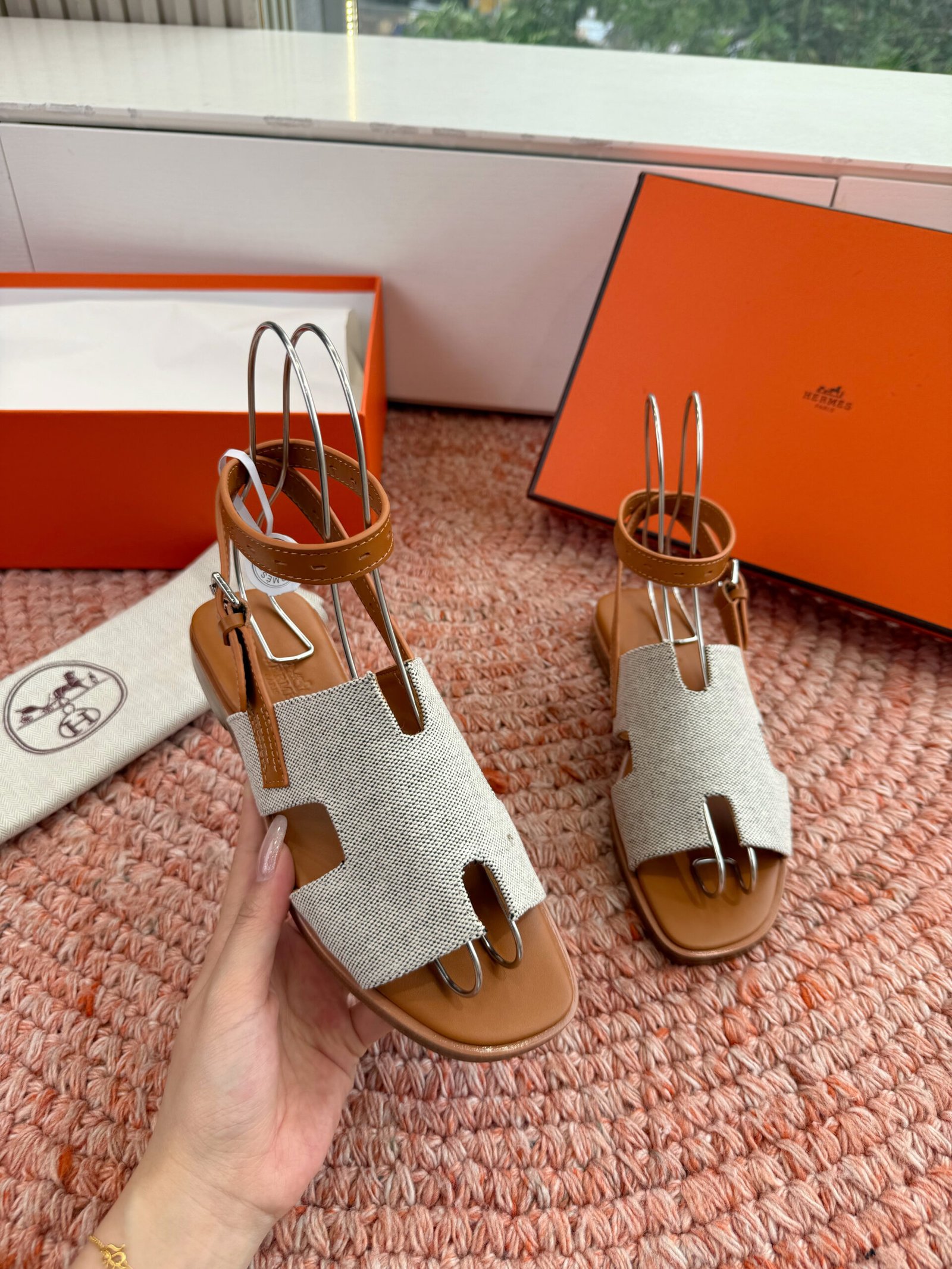 Hermes Maya sandal B6061303 - Image 6