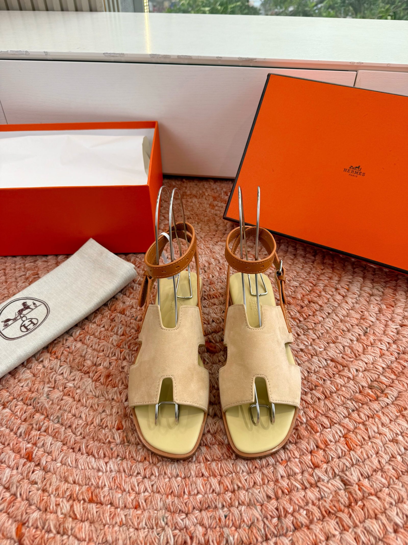 Hermes Maya sandal B6061303 - Image 9